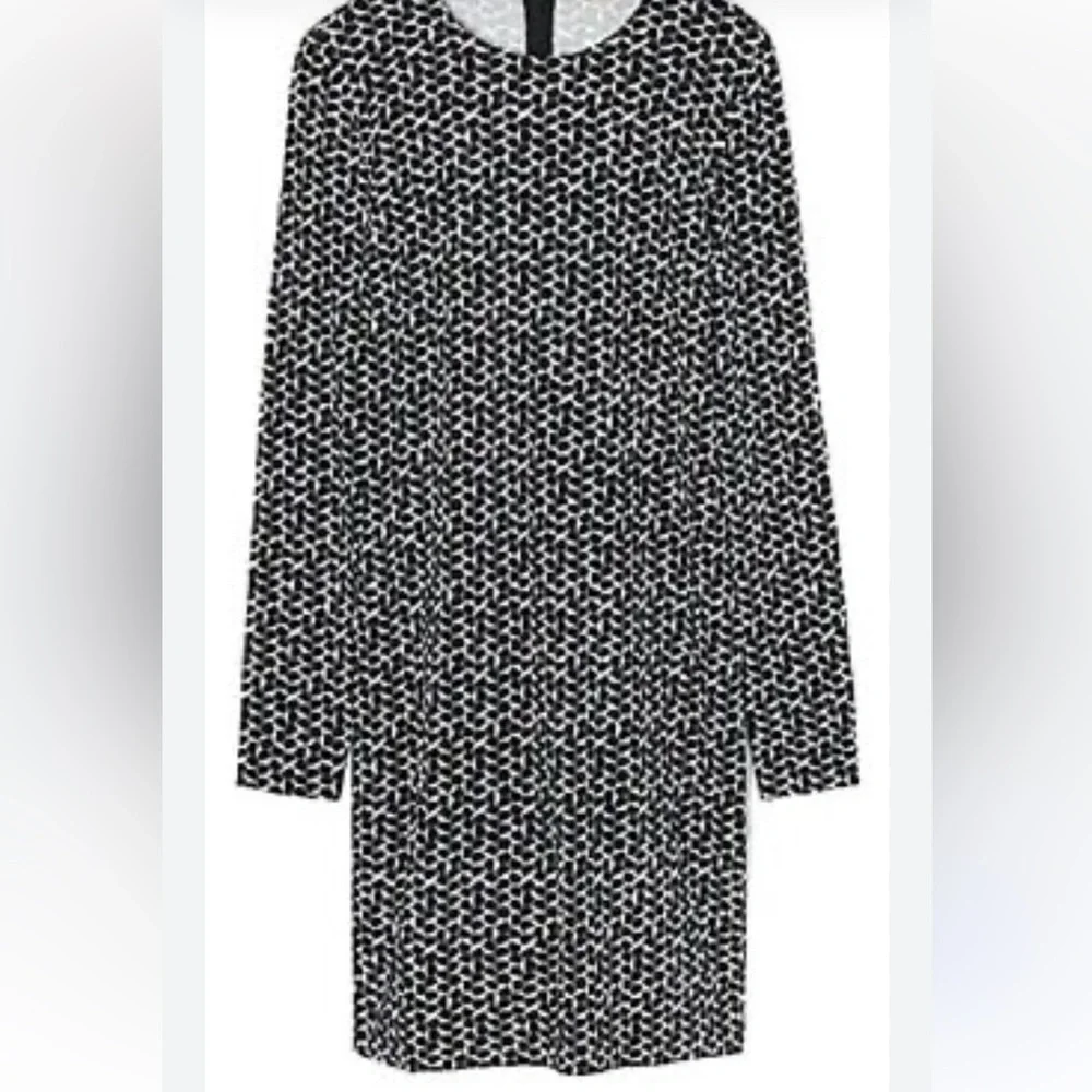 Tory Burch simple but